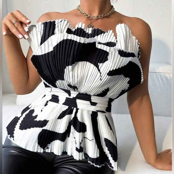 Tops - Ruffle bustier top Pleated strapless corset tube black 2 peplum Easter spring XS